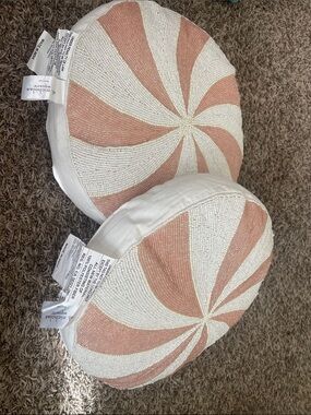 St. NICHOLAS Square Peach and White Beaded Round Accent Pillows - Set of 2